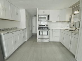 8520 SW 18th Ct, Davie FL 33324