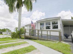 8520 SW 18th Ct, Davie FL 33324