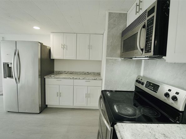 8520 SW 18th Ct, Davie FL 33324