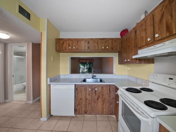 7118 Golf Colony Court 205, Lake Worth FL 33467