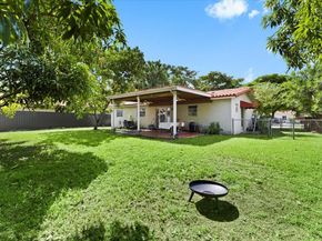 10231 SW 27th St, Miami FL 33165