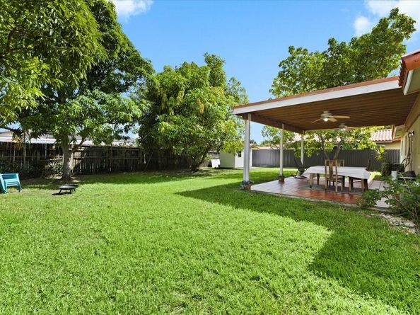 10231 SW 27th St, Miami FL 33165