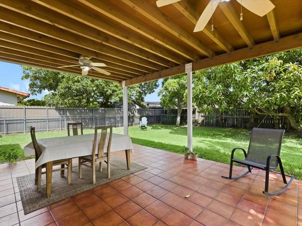 10231 SW 27th St, Miami FL 33165