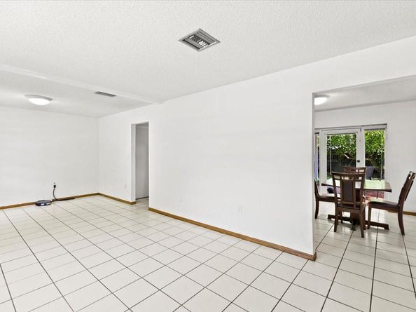 10231 SW 27th St, Miami FL 33165