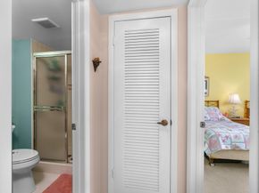 3300 W Rolling Hills Cir 704, Davie FL 33328