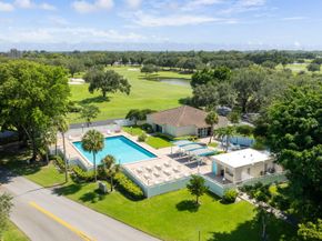 3300 W Rolling Hills Cir 704, Davie FL 33328