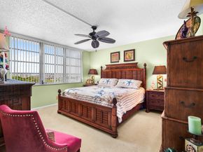 3300 W Rolling Hills Cir 704, Davie FL 33328