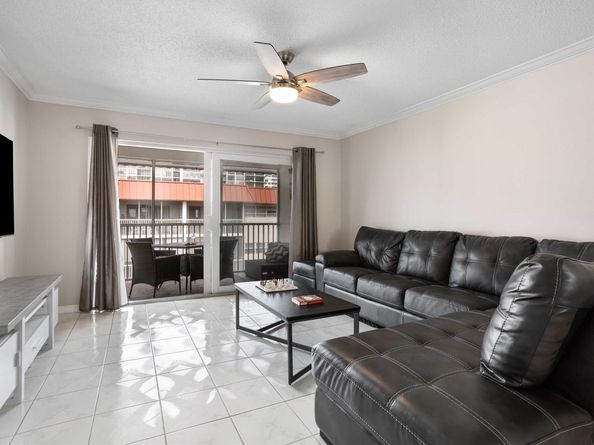 2097 S Ocean Dr 403, Hallandale Beach FL 33009