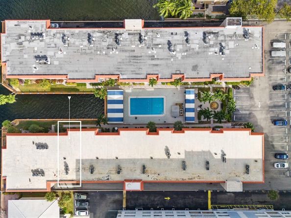 2097 S Ocean Dr 403, Hallandale Beach FL 33009