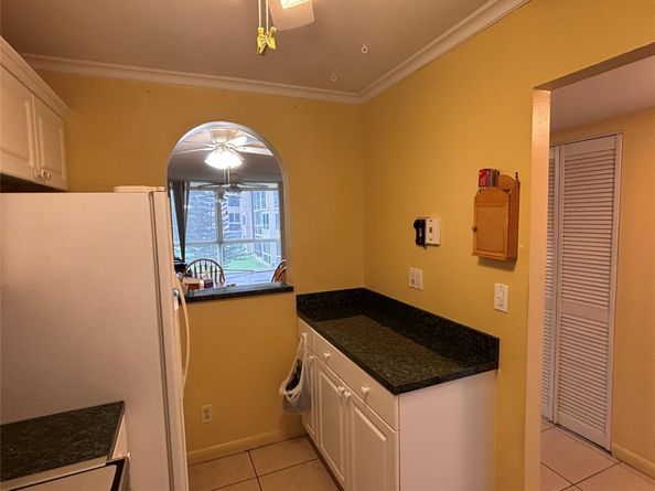 9261 Sunrise Lakes Blvd 212, Sunrise FL 33322