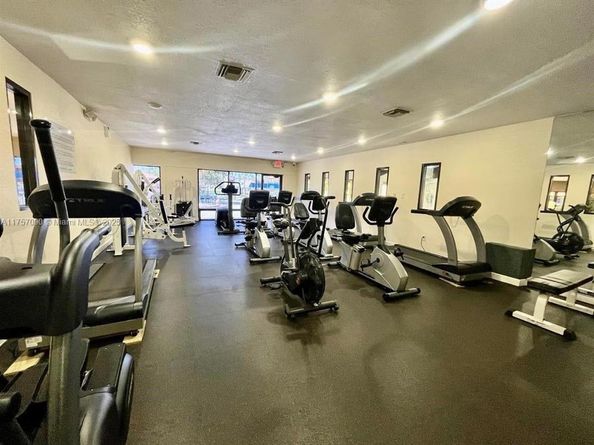9261 Sunrise Lakes Blvd 212, Sunrise FL 33322