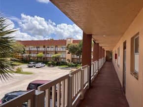 9261 Sunrise Lakes Blvd 212, Sunrise FL 33322