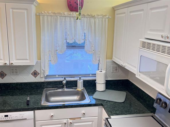 9261 Sunrise Lakes Blvd 212, Sunrise FL 33322