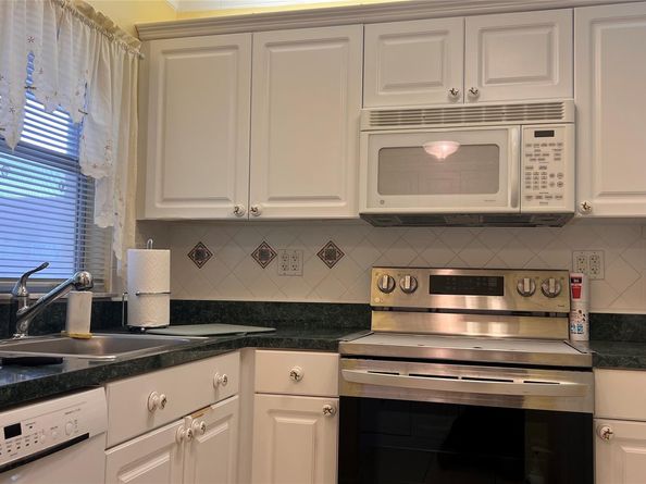 9261 Sunrise Lakes Blvd 212, Sunrise FL 33322