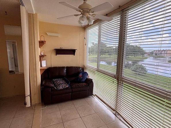 9261 Sunrise Lakes Blvd 212, Sunrise FL 33322
