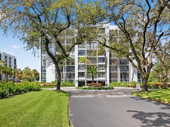 7847 Lakeside Boulevard