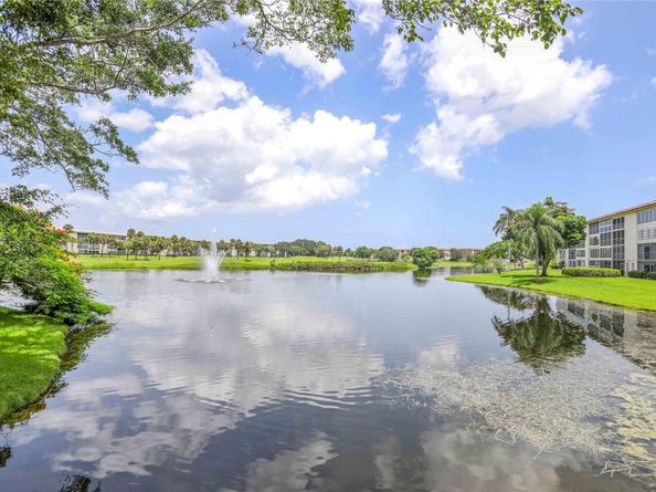 2302 Lucaya Ln L4, Coconut Creek FL 33066