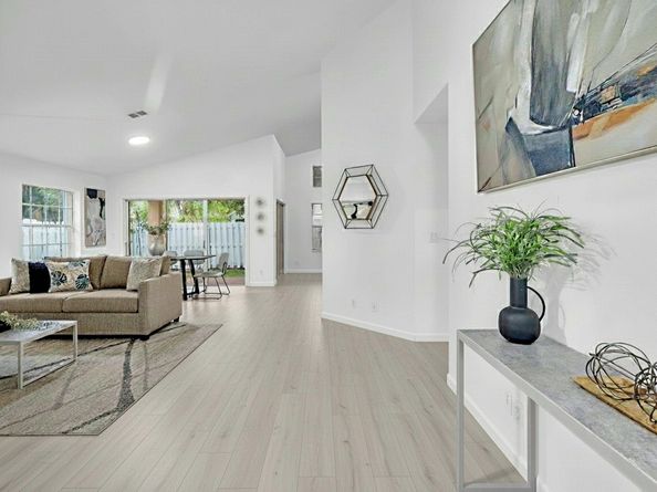 255 Somerset Way, Weston FL 33326
