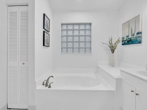255 Somerset Way, Weston FL 33326