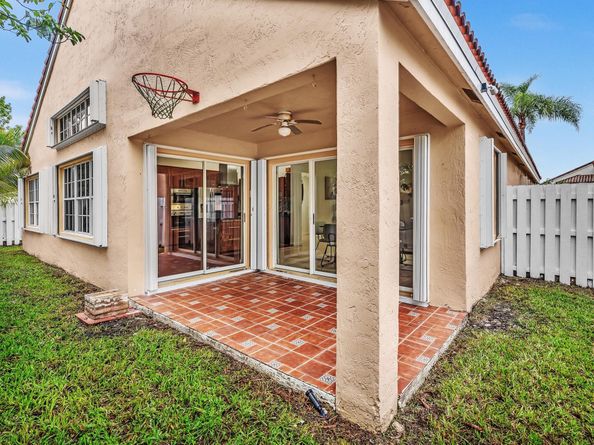 255 Somerset Way, Weston FL 33326