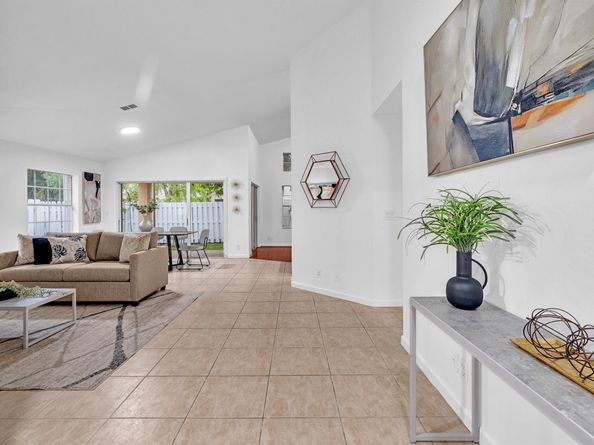 255 Somerset Way, Weston FL 33326