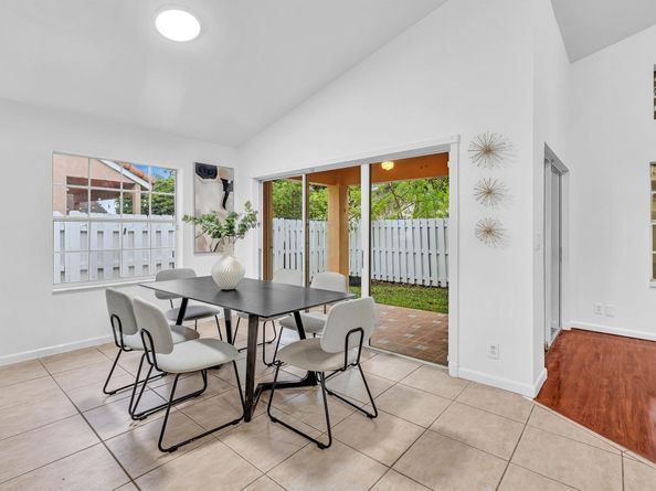255 Somerset Way, Weston FL 33326