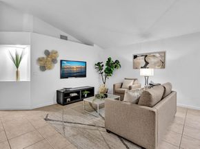 255 Somerset Way, Weston FL 33326