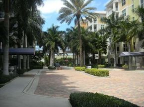 802 W Windward Way 211, Lantana FL 33462