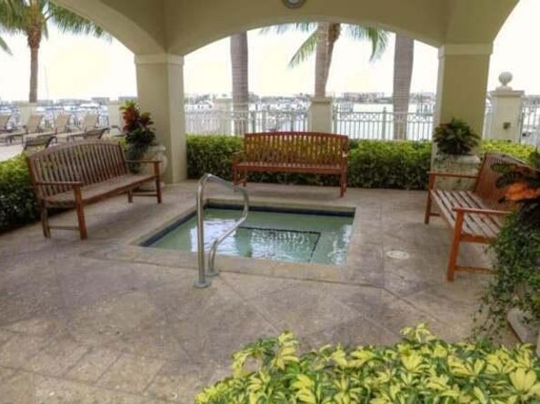 802 W Windward Way 211, Lantana FL 33462