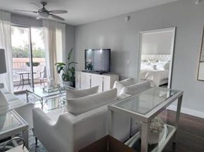 802 W Windward Way 211, Lantana FL 33462