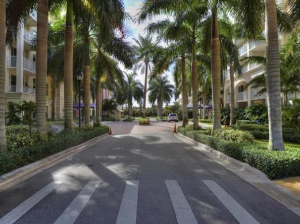 802 W Windward Way 211, Lantana FL 33462