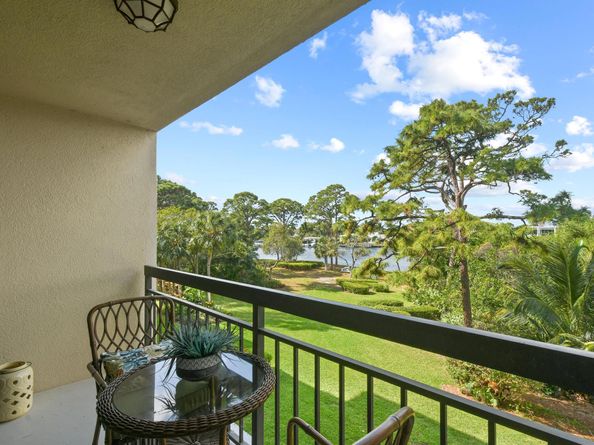 1901 Marina Isle Way 305, Jupiter FL 33477