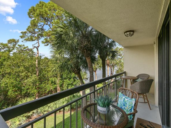 1901 Marina Isle Way 305, Jupiter FL 33477