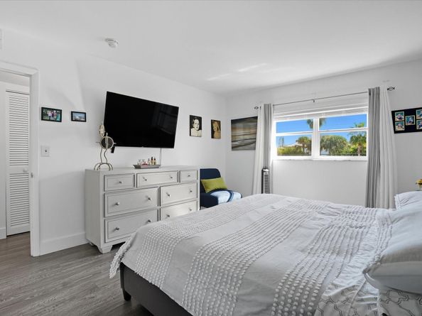 5300 Washington St J214, Hollywood FL 33021
