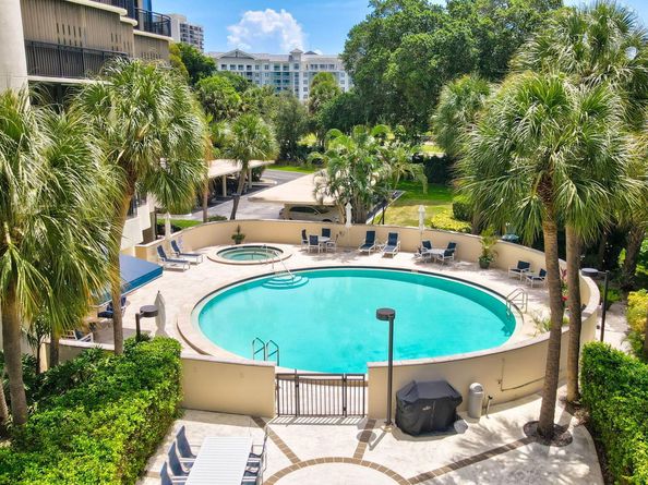 2427 Presidential Way 701, West Palm Beach FL 33401