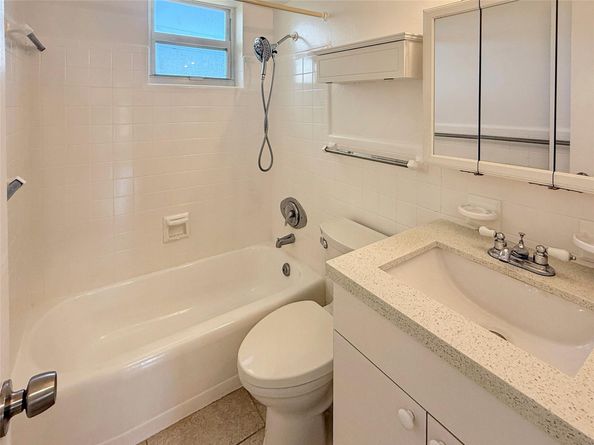 2400 NE 9th St 301, Fort Lauderdale FL 33304