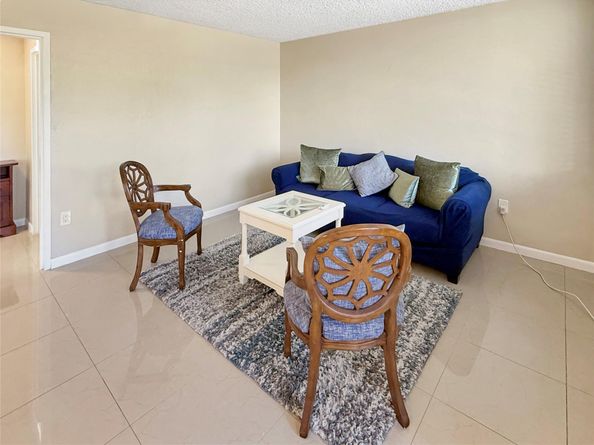 2400 NE 9th St 301, Fort Lauderdale FL 33304