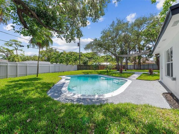 1660 SW 22nd Ave, Fort Lauderdale FL 33312