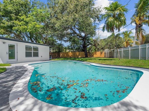 1660 SW 22nd Ave, Fort Lauderdale FL 33312