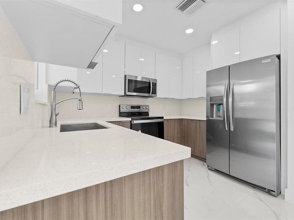 1660 SW 22nd Ave, Fort Lauderdale FL 33312