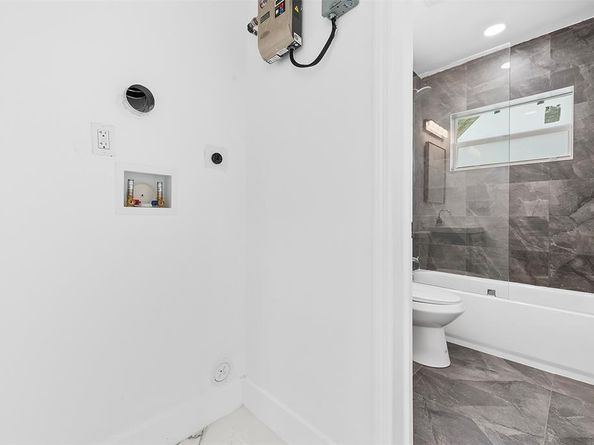 1660 SW 22nd Ave, Fort Lauderdale FL 33312