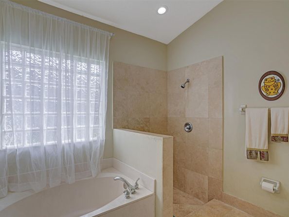 1885 NW 74th Way, Pembroke Pines FL 33024