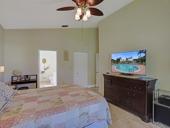1885 NW 74th Way, Pembroke Pines FL 33024