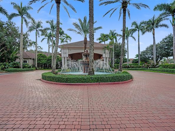 1885 NW 74th Way, Pembroke Pines FL 33024