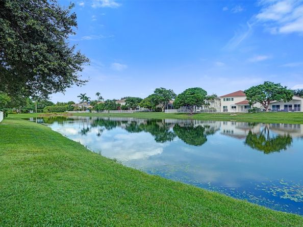 1885 NW 74th Way, Pembroke Pines FL 33024