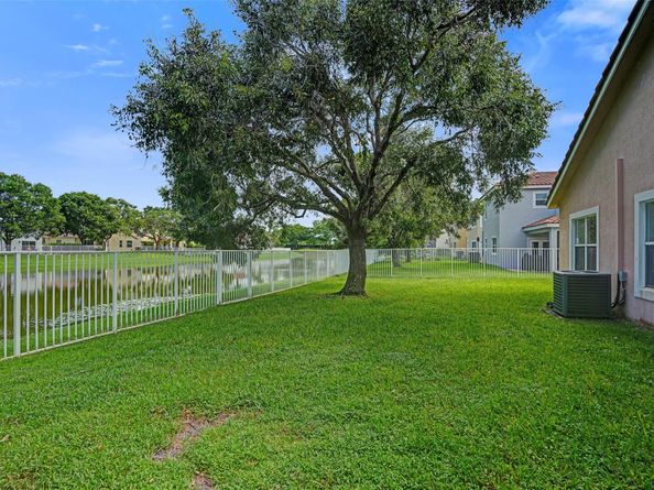 1885 NW 74th Way, Pembroke Pines FL 33024