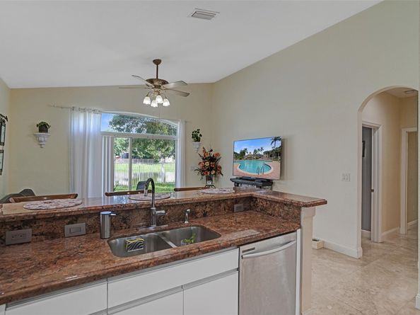 1885 NW 74th Way, Pembroke Pines FL 33024