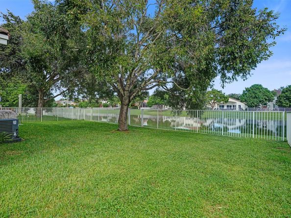 1885 NW 74th Way, Pembroke Pines FL 33024