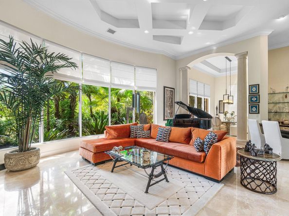 155 Remo Place, Palm Beach Gardens FL 33418