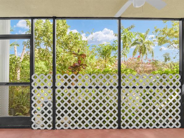 935 NE 199th St 10316, Miami FL 33179